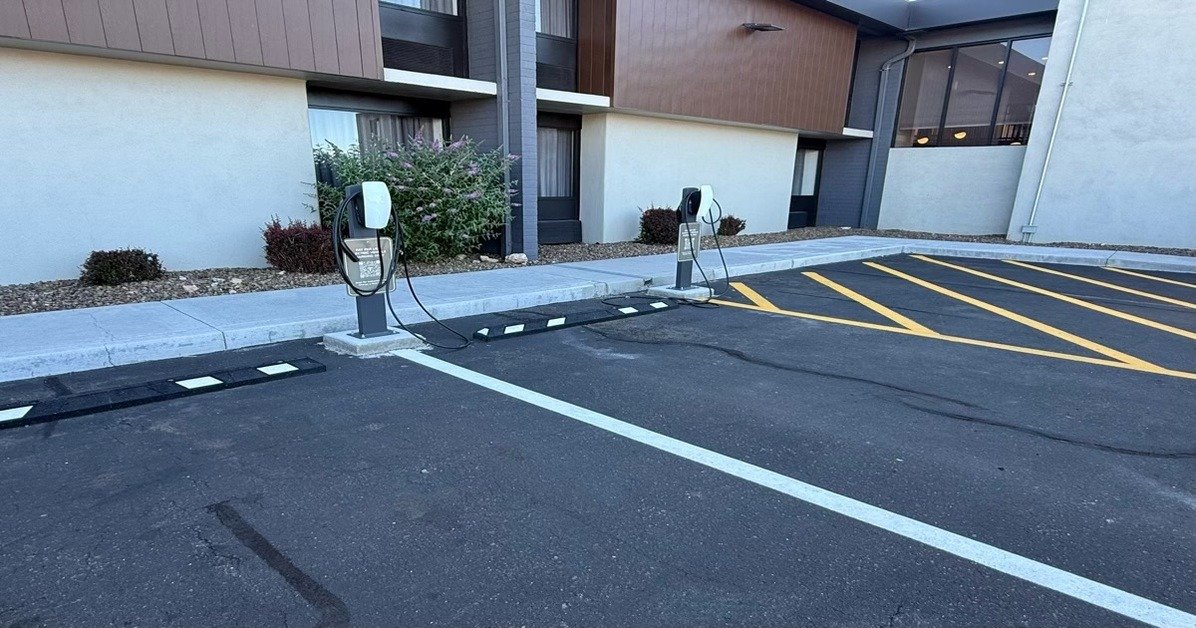 Flagstaff Aiden Best Western Hotel Tesla Charging with 2 FREE NACS Level 2 destination chargers on Milton Road near NAU and Grand Canyon
