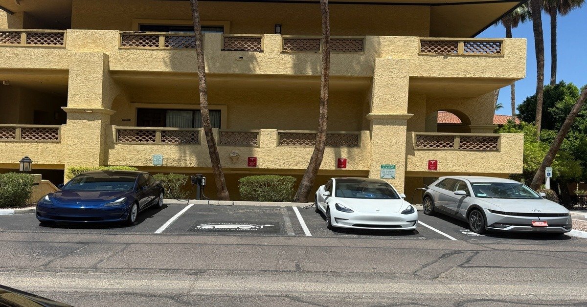 Hilton Phoenix Tapatio Cliffs Resort Tesla Charging with 3 FREE NACS Level 2 destination chargers built into Phoenix Mountains Preserve near North Mountain Park